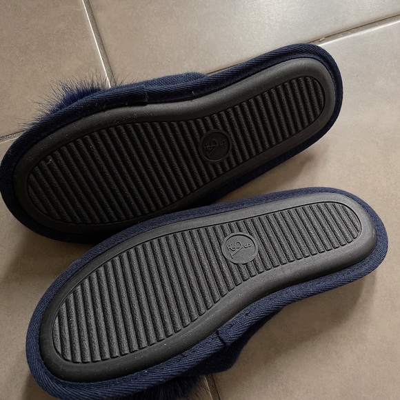 Victoria’s Secret winter slide - Picture 5 of 6